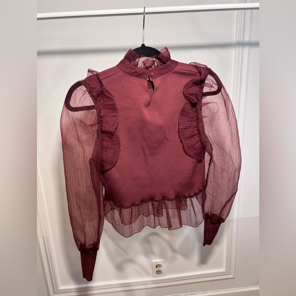 BURGUNDY PUFF SLEEVE CROP SHIRT // Size Medium ♥️ - Picture 2 of 7